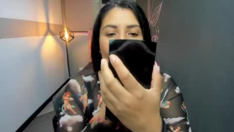 Snapshot of giafox_ chatting on February 6, 2025, 12:16 pm G I A FOX online show from February 6, 2025, 12:16 pm