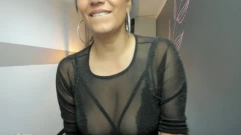 Snapshot of giafox_ chatting on February 14, 2025, 10:36 pm G I A FOX online show from February 14, 2025, 10:36 pm