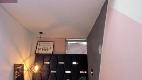 Snapshot of giafox_ chatting on October 10, 2025, 4:06 pm G I A FOX online show from October 10, 2025, 4:06 pm