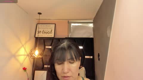 Snapshot of giafox_ chatting on November 2, 2025, 1:24 pm G I A FOX online show from November 2, 2025, 1:24 pm