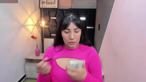 Snapshot of giafox_ chatting on November 6, 2025, 1:45 pm G I A FOX online show from November 6, 2025, 1:45 pm