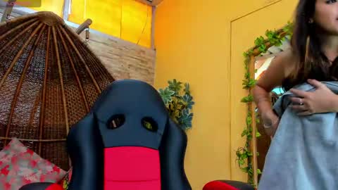 Gia  online show from February 9, 2025, 8:24 pm