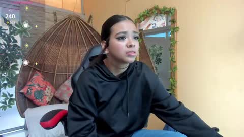 Gia  online show from February 19, 2025, 11:49 am