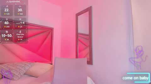 Gia  online show from November 30, 2025, 6:12 pm