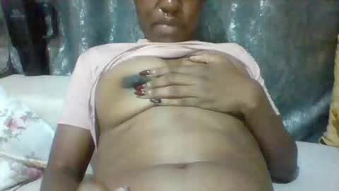 gianna98 online show from November 14, 2025, 9:08 am