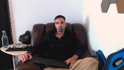Snapshot of gianni_lion chatting on October 10, 2025, 10:25 am Gianni online show from October 10, 2025, 10:25 am