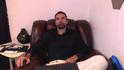 Gianni online show from October 19, 2025, 4:29 pm