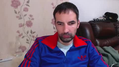 Gianni online show from November 15, 2025, 6:37 pm