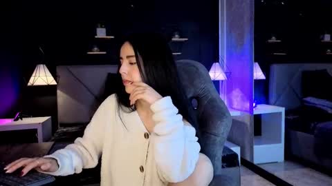 Snapshot of giapearl2 chatting on November 14, 2025, 1:43 pm Gia online show from November 14, 2025, 1:43 pm