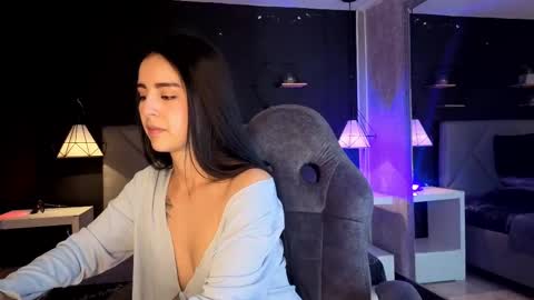 Snapshot of giapearl2 chatting on November 22, 2025, 4:44 am Gia online show from November 22, 2025, 4:44 am