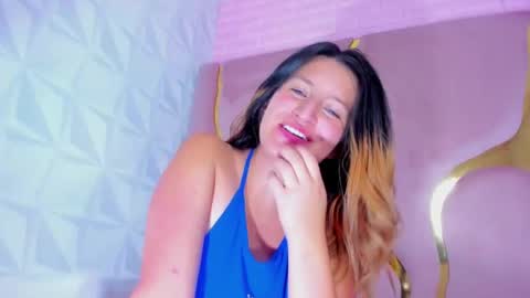 GiaRoussel online show from January 29, 2025, 8:56 pm