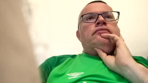 giddyup2222222 online show from April 9, 2026, 8:42 am