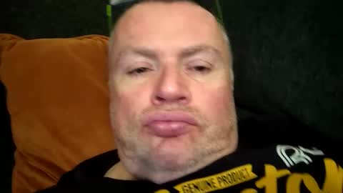 giddyup2222222 online show from April 21, 2026, 11:40 pm