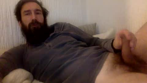 iggy online show from November 12, 2025, 2:39 pm