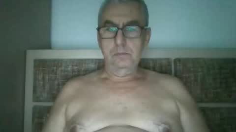 Snapshot of gigi1970 chatting on October 2, 2025, 7:15 am gigi1970 online show from October 2, 2025, 7:15 am