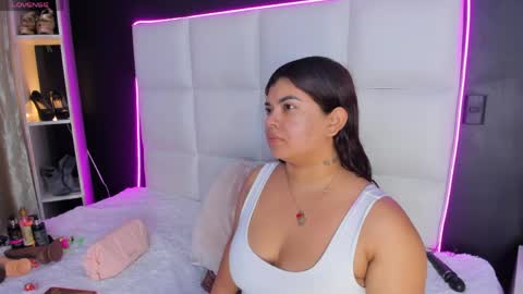 Gigi  online show from April 27, 2026, 12:47 pm