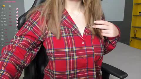 gigihadd online show from December 14, 2024, 6:52 pm