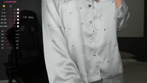 gigihadd online show from January 30, 2025, 3:19 pm