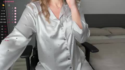 gigihadd online show from February 24, 2025, 6:47 pm