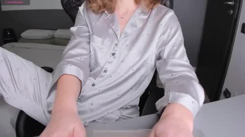 gigihadd online show from February 8, 2026, 2:31 pm