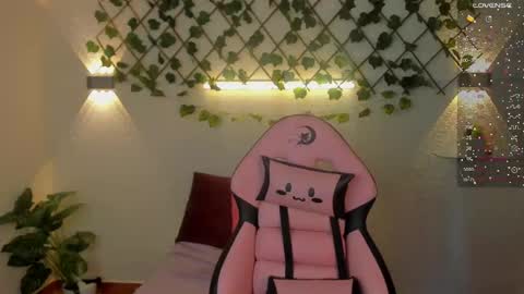 Snapshot of gigii_hadiidd chatting on January 9, 2025, 3:01 pm Gisel online show from January 9, 2025, 3:01 pm