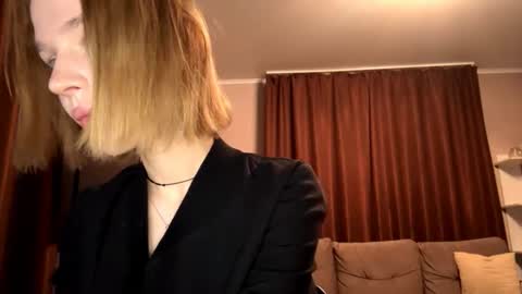 Snapshot of gigikray chatting on October 14, 2025, 7:25 pm Molly online show from October 14, 2025, 7:25 pm