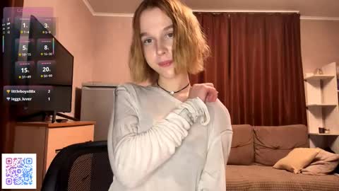 Snapshot of gigikray chatting on October 15, 2025, 7:03 pm Molly online show from October 15, 2025, 7:03 pm