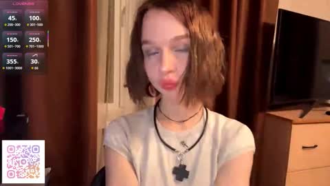 Snapshot of gigikray chatting on October 30, 2025, 7:25 pm Molly online show from October 30, 2025, 7:25 pm