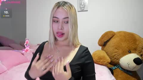 Snapshot of gigiprincesss chatting on February 24, 2025, 10:58 pm Gigi online show from February 24, 2025, 10:58 pm