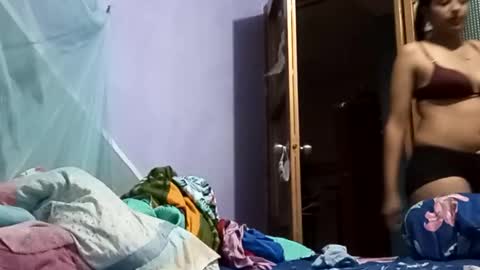 gigixox3 online show from December 3, 2025, 9:24 pm