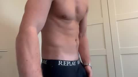 Snapshot of gigolo_amsterdam chatting on November 16, 2025, 11:27 am gigolo amsterdam023 online show from November 16, 2025, 11:27 am