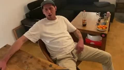 Sebastian online show from November 1, 2025, 8:00 pm