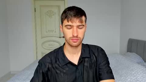 gilbertogonzales online show from September 19, 2025, 6:59 am