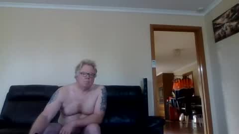 gimmmieoooo online show from July 18, 2026, 11:41 pm