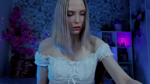 Gina online show from April 10, 2026, 1:11 am