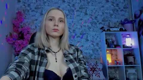 Gina online show from April 14, 2026, 1:11 am