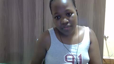 Snapshot of gina_sassy chatting on October 19, 2025, 2:12 am Adiliah online show from October 19, 2025, 2:12 am