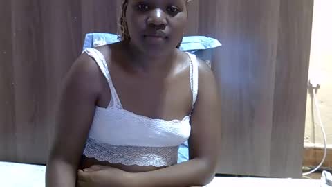 Snapshot of gina_sassy chatting on November 16, 2025, 12:27 am Adiliah online show from November 16, 2025, 12:27 am