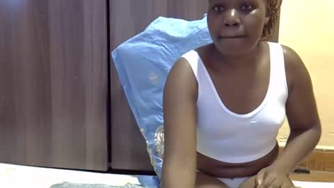 Snapshot of gina_sassy chatting on November 16, 2025, 1:28 pm Adiliah online show from November 16, 2025, 1:28 pm