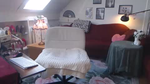 Gina online show from June 10, 2026, 10:58 am