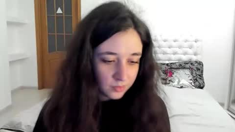 Kate online show from October 17, 2025, 10:40 am