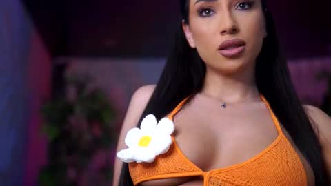 Gina online show from February 5, 2026, 8:02 pm