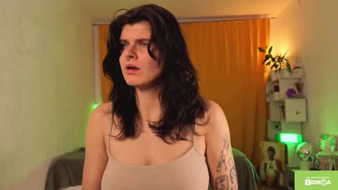 Gina online show from November 9, 2025, 6:17 pm