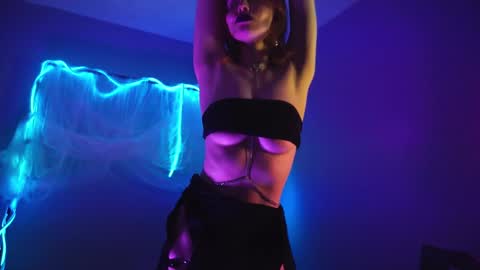        im expecting 350 thumbs up on my altar   online show from December 21, 2024, 1:15 am