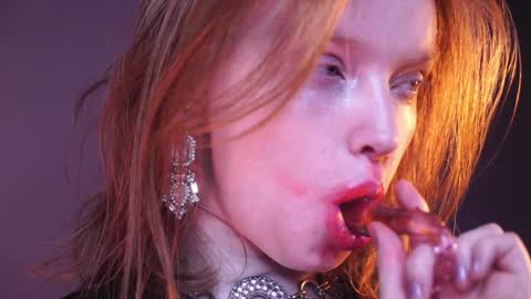        im expecting 350 thumbs up on my altar   online show from December 28, 2024, 1:08 am