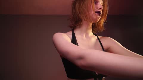        im expecting 350 thumbs up on my altar   online show from February 18, 2025, 4:26 am