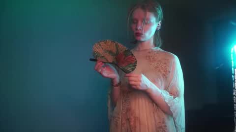        im expecting 350 thumbs up on my altar   online show from September 19, 2025, 10:10 pm