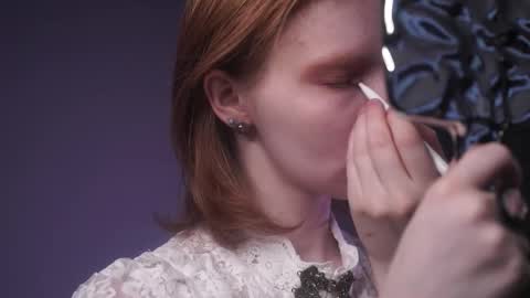        im expecting 350 thumbs up on my altar   online show from October 5, 2025, 10:07 pm