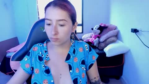Snapshot of ginger_sweetty chatting on February 17, 2025, 10:14 pm Ginger online show from February 17, 2025, 10:14 pm
