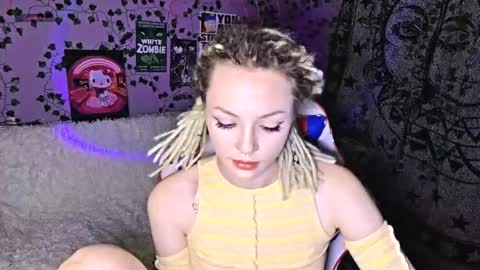 Snapshot of ginnyhotbeat chatting on September 11, 2025, 9:04 pm Ginny online show from September 11, 2025, 9:04 pm
